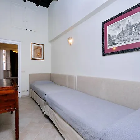 Apartment Trevi Vicolo Scanderbeg Rome