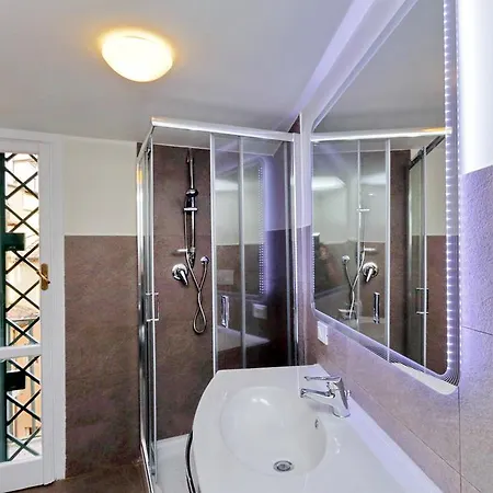 Trevi Vicolo Scanderbeg Apartment Rome